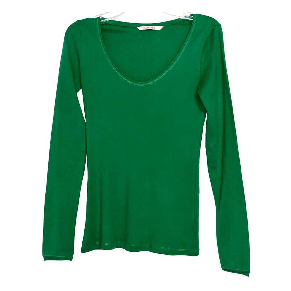 NWOT - 100% Cotton Green V-Neck Long Sleeve Tee